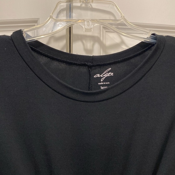 Francesca’s Alya Short-Sleeve Dress - Picture 3 of 6